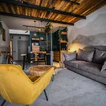 Riders Olimpijska Apartment *